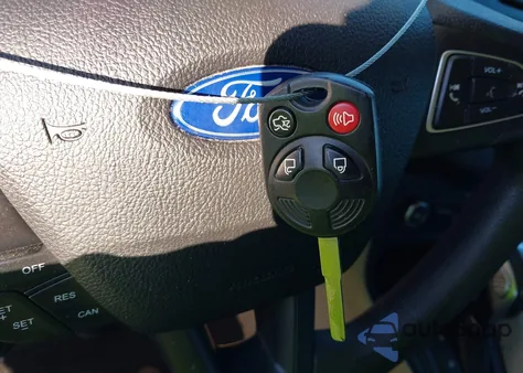 2016 Ford Focus Se z USA, uszkodzony, nr VIN 1FADP3K23GL343736